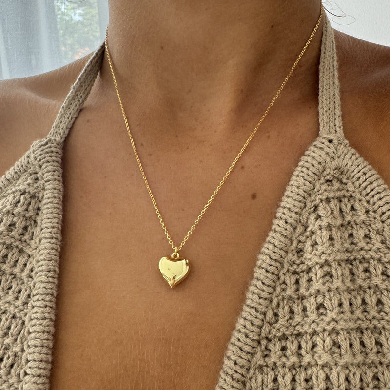 Gold heart discount chain necklace